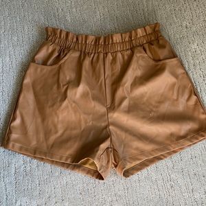 Faux leather shorts in camel color
